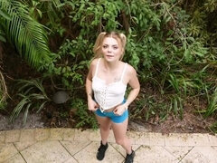 18 ans, Nana, Blonde, Gorge profonde, En levrette, Faciale, Pov, Adolescente