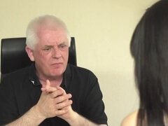 Nana, Brunette brune, Grossier, Médecin, En levrette, Actrice du porno, Chatte, Maigrichonne