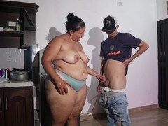 Enthousiasteling, Grote kont, Grote lul, Pijpbeurt, Indisch, Latijnse vrouw, Rijpe lesbienne, Verleid