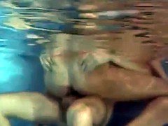 Blonde, Sucer une bite, Allemand, Piscine, Plan cul à trois