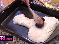 Amateur, Sucer une bite, Brunette brune, Tir de sperme, Gorge profonde, Branlette thaïlandaise, Hd, Orgasme