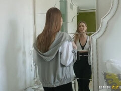 Anaal, Grote mammen, Bruinharig, Sperma, Hakken, Latijnse vrouw, Moeder, Tieten likken