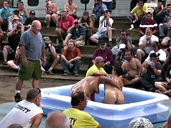 Grosse titten, Lesbisch, Öl, Im freien, Sport, Ringkampf