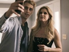 Gros seins, Blonde, Sucer une bite, En levrette, Énorme, Criant, Rasée, Nénés