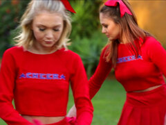 Cunnilingus, Tetas grandes, Animadora, Lesbiana, Lamidas, Lencería, Madres para coger, Orgía