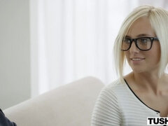 Hot Secretary Gets Anal from Client