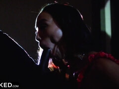 Grosser schwanz, Schwarz, Schwanz, Interrassisch, Lingerie, Muschi, Reiten, Flotter dreier