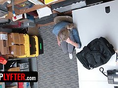 Amerikanisch, Blondine, Hundestellung, Handjob, Dürr, Sich ausziehen, Entkleiden, Jungendliche (18+)