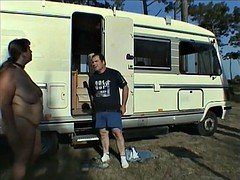 Большие сиськи, Семяизвержение, Зрелые, На природе, На публике