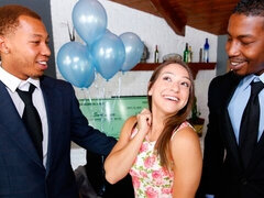 Arsch, Schwarz, Braunhaarige, Hundestellung, Interrassisch, Mann mann frau, Monster, Jungendliche (18+)