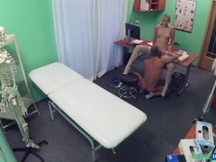 Arzt, Hundestellung, Handjob, Büro, Pov, Muschi, Uniform, Spanner