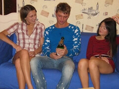 Anaal, Grote lul, Pijpbeurt, Bruinharig, Hondjeshouding, Kwartet, Feest, Tiener