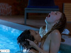 Doigter, Lesbienne, Léchez, Piscine, Chatte, Maigrichonne, Adolescente, Mouillée