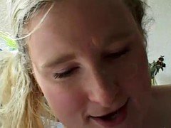 Enthousiasteling, Blond, Pijpbeurt, Sperma in gezicht, Vriendin, Hardcore, Tiener