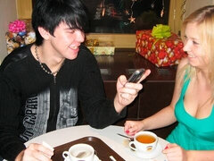 Grote kont, Blond, Pijpbeurt, Hondjeshouding, Natuurlijke tieten, Tiener, Tieten likken, Toilet