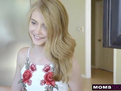 Grosse titten, Geschnappt, Hd, Zierlich, Pov, Stiefmutter, Jungendliche (18+), Flotter dreier