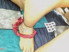 叔母, イギリス人, カップル, 指いじり, 旦那, インド人, なめる, オマンコ