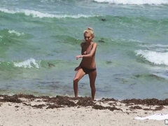 Amateur, Nana, Blonde, Sucer une bite, Hôtel, Seins naturels, Réalité, Tatouage