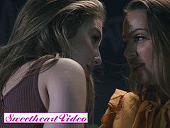 Tetas grandes, Morena, Penetracion con dedos, Lesbiana