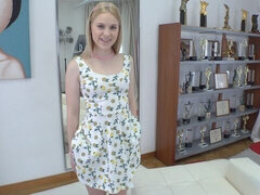 アナル, デカ尻, ブロンド, フェラチオ, バック, 自然山雀, 小柄, ショートヘア