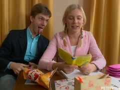 Arsch, Blondine, Blasen, Hundestellung, Patschen, Entkleiden, Titten, Jungfrau