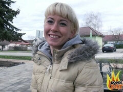 Leie, In den arsch, Bad, Grosser arsch, Grosse titten, Blondine, Blasen, Hundestellung