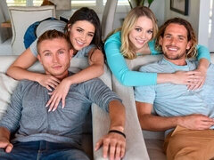 Leie, Blasen, Braunhaarige, Hundestellung, Flotter vierer, Dürr, Jungendliche (18+), Titten