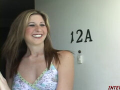 Grosse bite, Noire, Brunette brune, Bite énorme, Interracial, Monstre, Petite femme, Adolescente