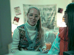 Brunette brune, Collège université, Doigter, Embrassement, Lesbienne, Mature, Mère que j'aimerais baiser, Plan cul à trois