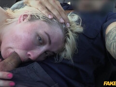 Amateur, Blonde, Britannique, Voiture, En levrette, Faciale, De plein air, Uniforme