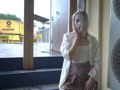 18 ans, Blonde, Européenne, Solo, Adolescente