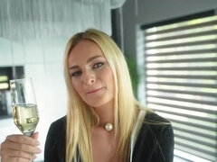 Tussi, Domination, Fingern, Hardcore, Pornostars, Pov, Muschi, Strümpfe