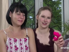 Grosse titten, Dildo, Hd, Lesbisch, Natürlichen titten, Muschi, Tätowierung, Vibrator