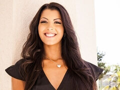 Culo grande, Verga grande, Tetas grandes, Morena, Estilo perrito, Madres para coger, Al aire libre, Pene