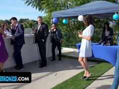 Большая жопа, Минет, Кончили внутрь, Семяизвержение, Зрелые, Милф, Оргии, Сестра