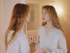 Ванна, Блондинки, Пальцем, Большие дырки, Мастурбация, Натуральные сиськи, Тощие, Соло