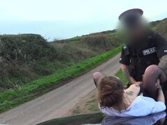 Grote mammen, Pijpbeurt, Bruinharig, Hondjeshouding, Sperma in gezicht, Hd, Buiten, Politie