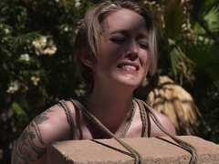 Bondage discipline sadomasochisme, Grote kont, Blond, Geschoren, Slaaf