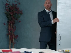 Short-haired Ryan Keely reaches orgasm