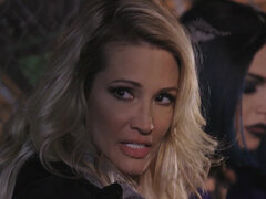 Kehlenfick, Schwanz, Schwarz, Aufs gesicht abspritzen, Interrassisch, Lecken, Muschi, Strümpfe