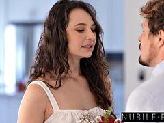 Nana, Sucer une bite, Tir de sperme, Léchez, Masturbation, Actrice du porno, Plan cul à trois, Nénés
