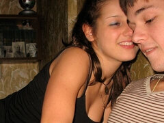 Amateur, Gros cul, Grosse bite, Gros seins, Sucer une bite, Brunette brune, En levrette, Maigrichonne