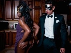 Adorable, Noire, En levrette, Noir ébène, Poilue, Branlette thaïlandaise, Interracial, Cuisine