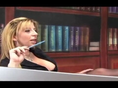 Grosser arsch, Blondine, Blasen, Hd, Interrassisch, Milf, Sekretärin, Strümpfe