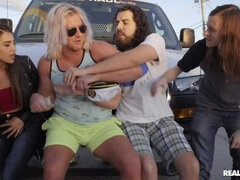 Amerikanisch, Schwarz, Auto, Spermaladung, Schwanz, Frau frau mann, Natürlichen titten, Titten