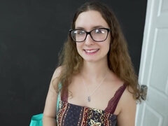 18 jahre, Leie, Vorstellungsgespräch, Frau, Brille, Orgasmus, Pov, Titten