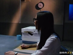 Gros seins, Noire, Réalité