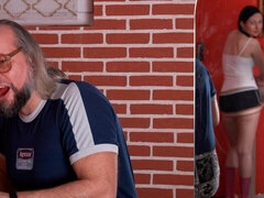 Blondine, Blasen, Braunhaarige, Sport, Entkleiden, Ablutschen, Jungendliche (18+), Titten