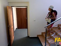 Braunhaarige, Süss, Kehlenfick, Europäisch, Hd, Höschen, Rasiert, Weibliche ejakulation