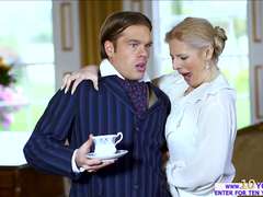 Grosse bite, Gros seins, Sucer une bite